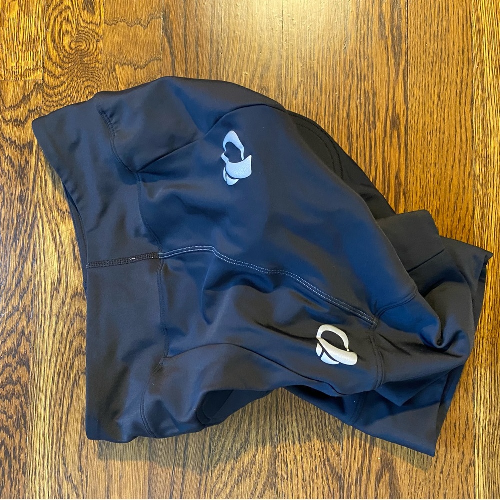 Women’s Pearl Izumi Padded biking shorts size medium black